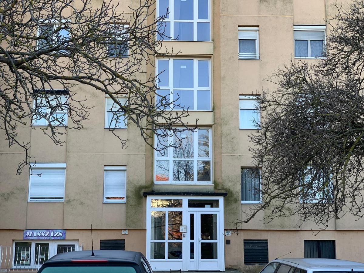 Kiralykut 1 Apartman - Ingyen Parkolas, Bicajok, Ac İstolni Belgrad Dış mekan fotoğraf