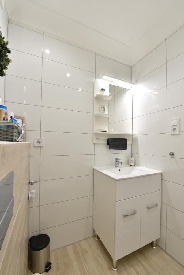 Kiralykut 1 Apartman - Ingyen Parkolas, Bicajok, Ac İstolni Belgrad Dış mekan fotoğraf