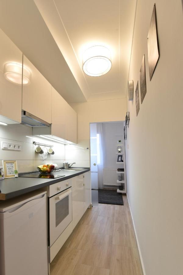 Kiralykut 1 Apartman - Ingyen Parkolas, Bicajok, Ac İstolni Belgrad Dış mekan fotoğraf
